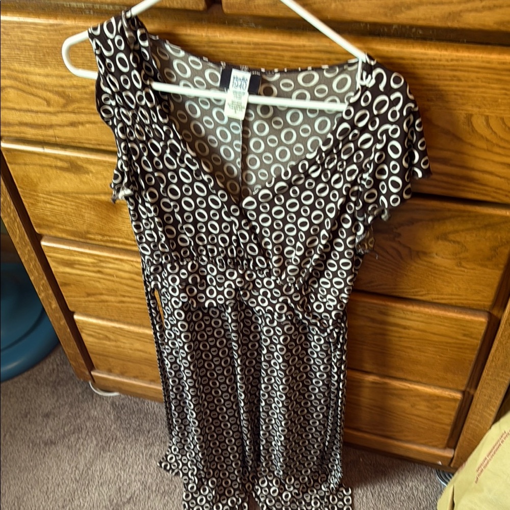 Studio Brown and White Wrap Cap Sleeve dress